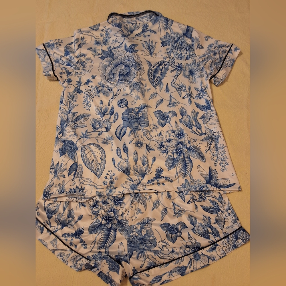 Floral Blue and White Womens Pajamas - Picture 3 of 5